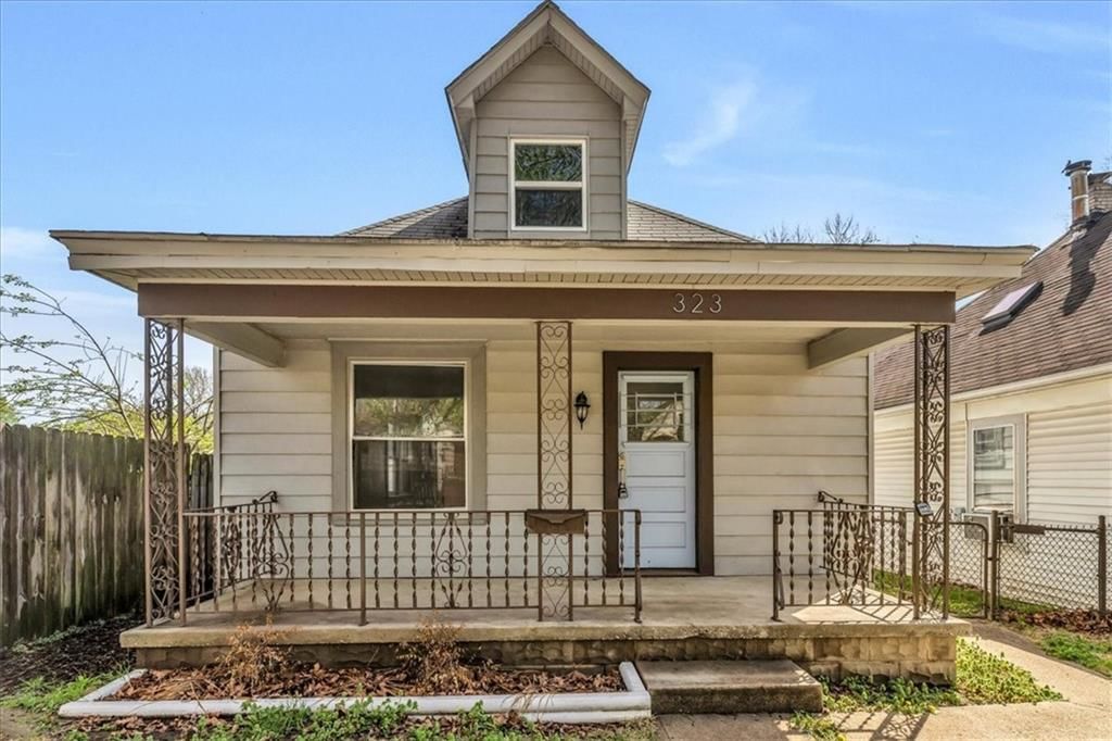 323 Lawndale Avenue — photo 1