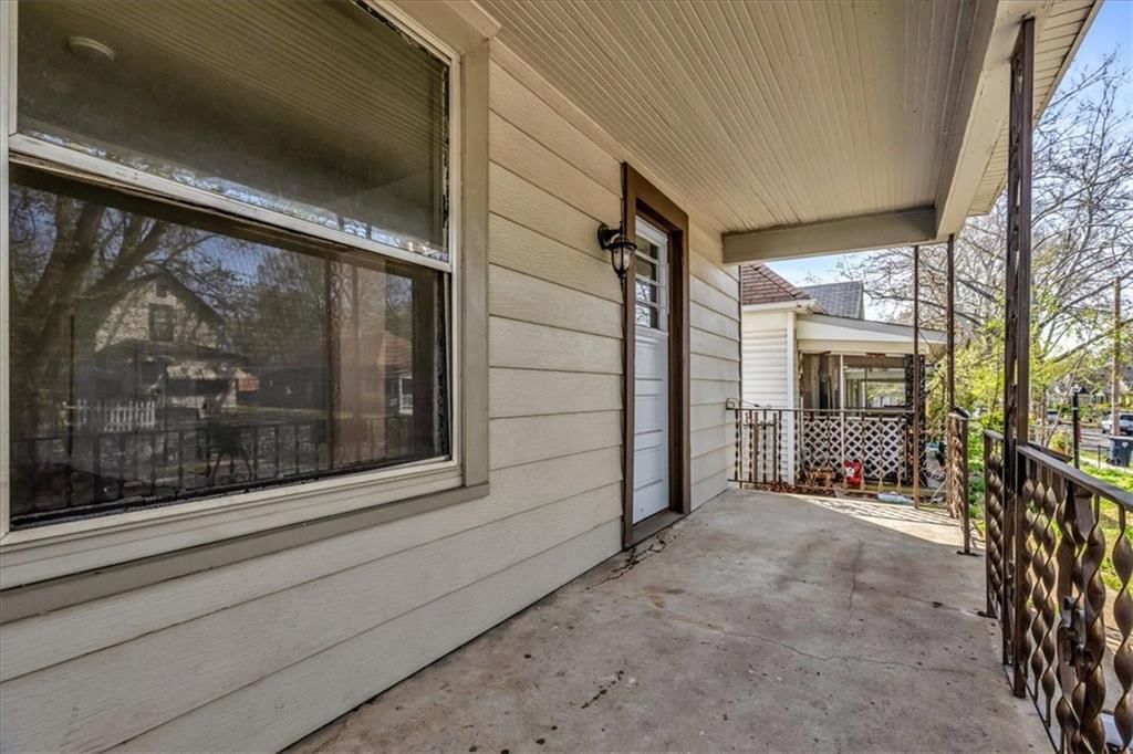 323 Lawndale Avenue — photo 5