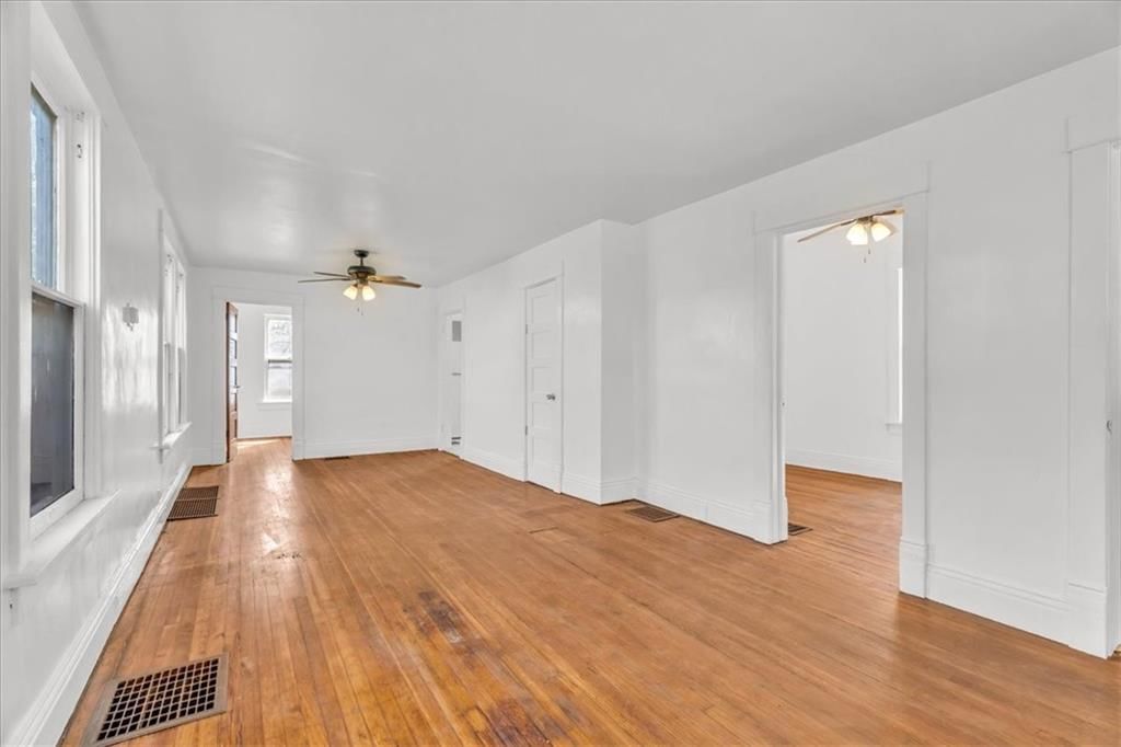 323 Lawndale Avenue — photo 7