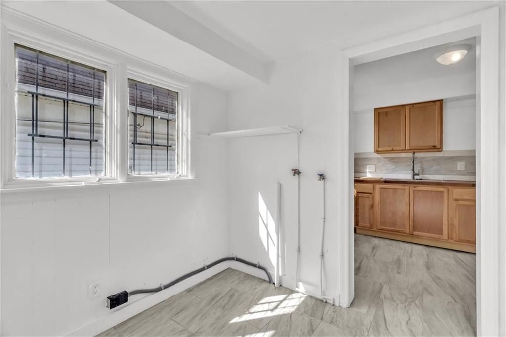 323 Lawndale Avenue — photo 14