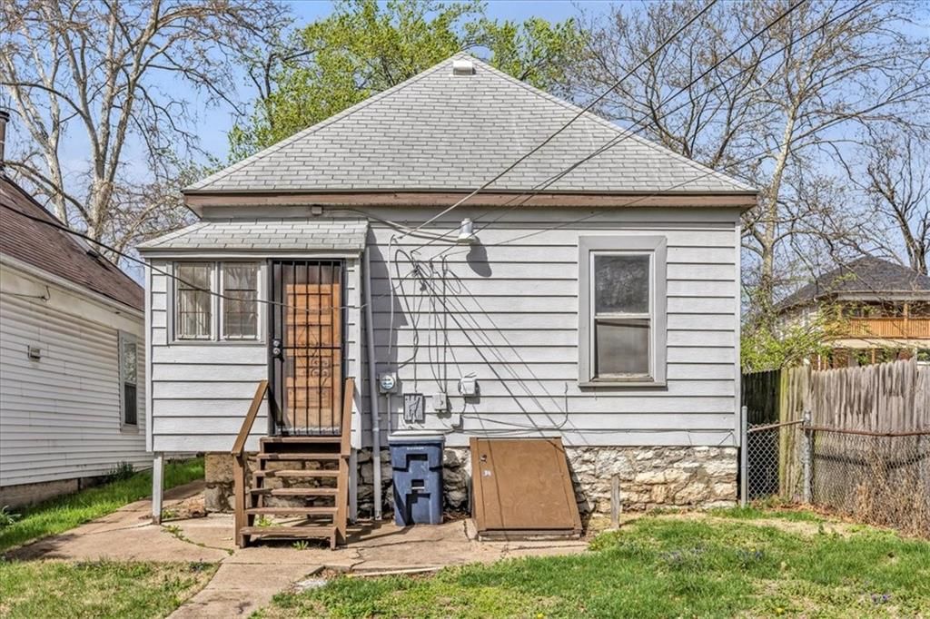 323 Lawndale Avenue — photo 20