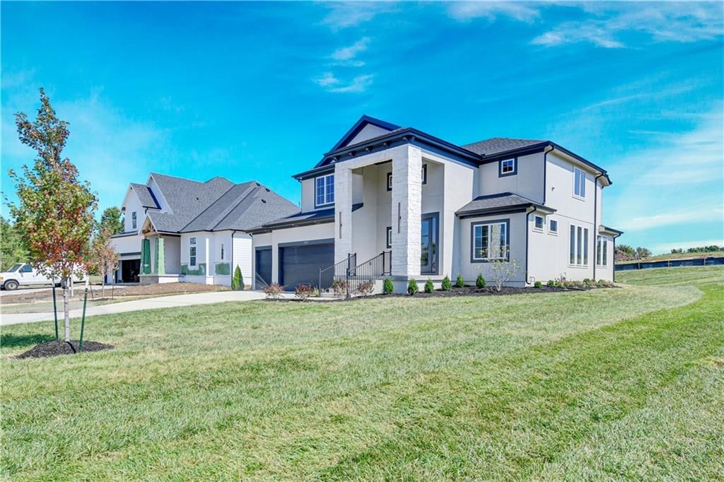9927 Brockway Street, Lenexa, KS