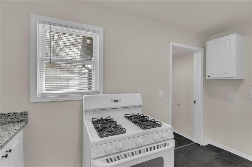 5567 Farrow Avenue — photo 10