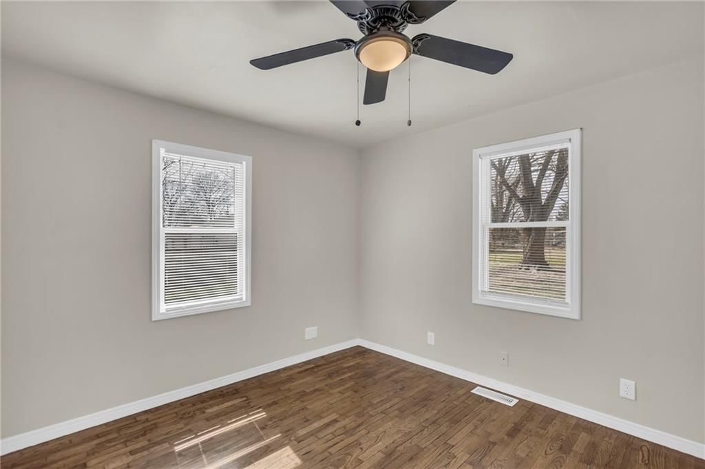 5567 Farrow Avenue — photo 13