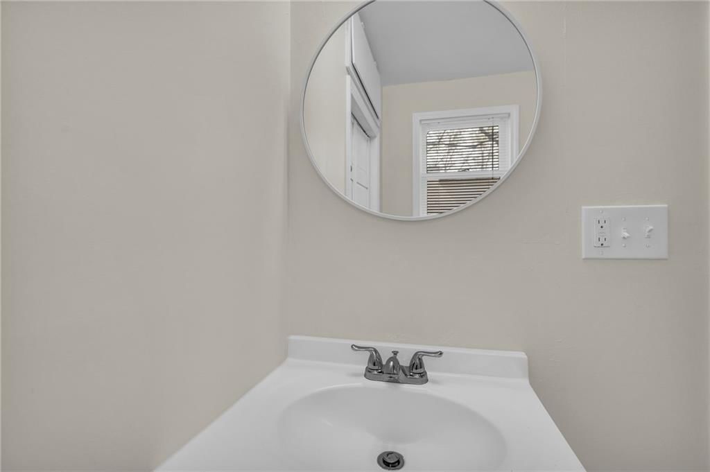 5567 Farrow Avenue — photo 17