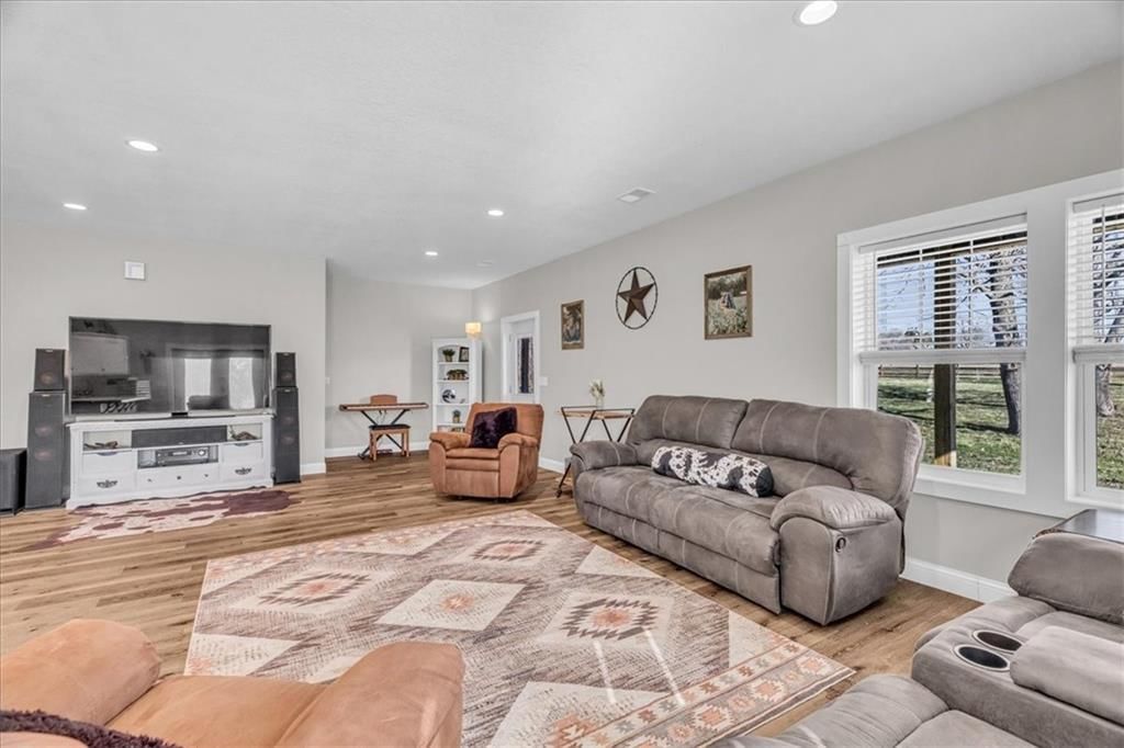 2652 Texas Prairie Road — photo 7