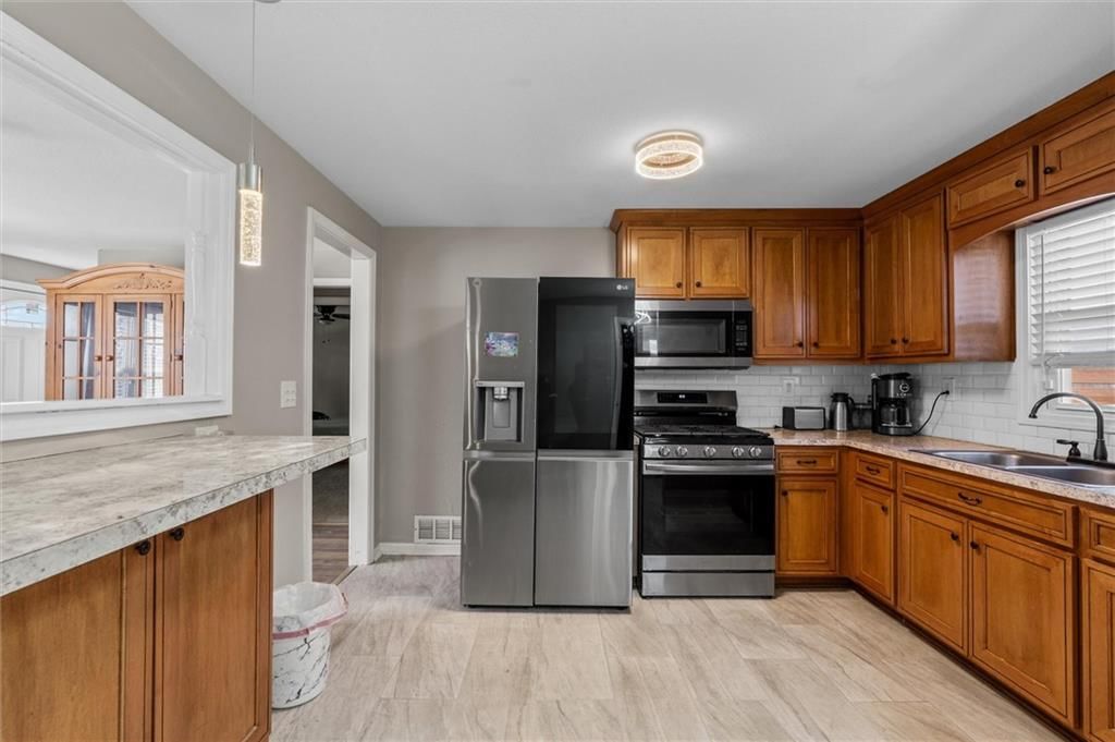 Photo 9 of 22 - 2 NE 62nd Street