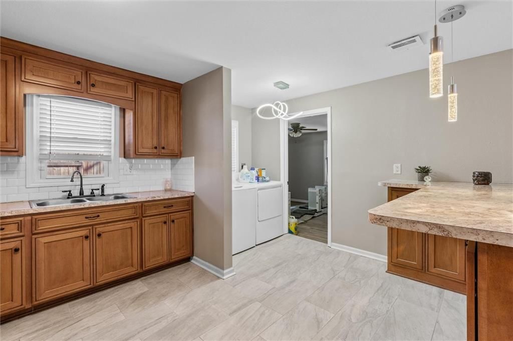 Photo 12 of 22 - 2 NE 62nd Street
