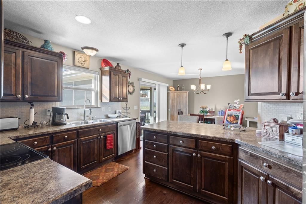 511 SW Shorthorn Drive — photo 9