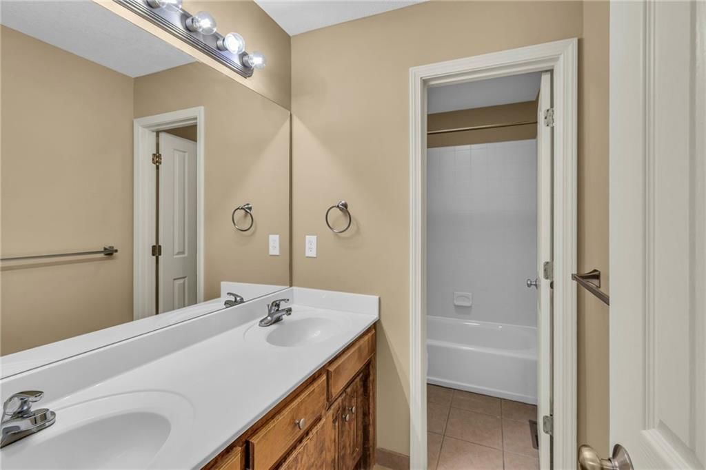 5608 N WYOMING Avenue — photo 22