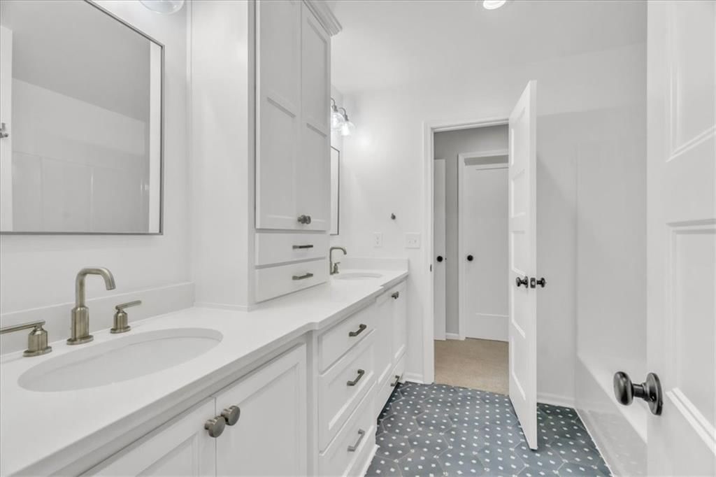 5410 Roe Boulevard — photo 23