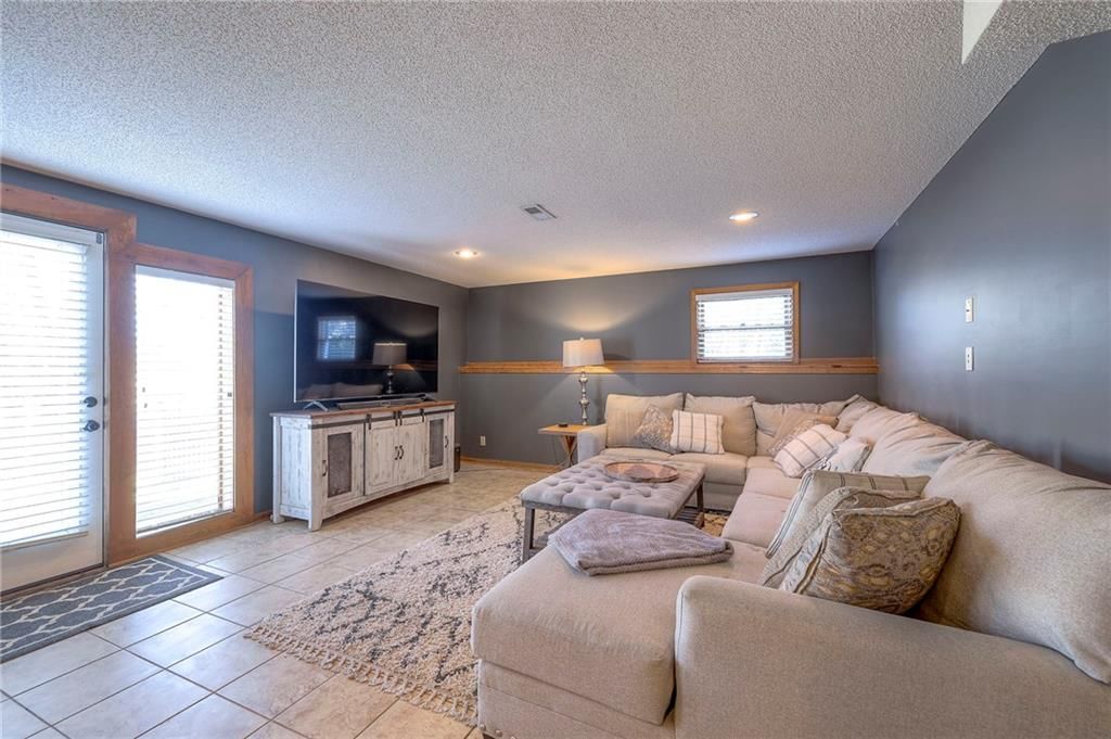 12704 Ash Street — photo 32