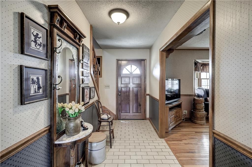 Photo 6 of 98 - 826 E 510th Avenue