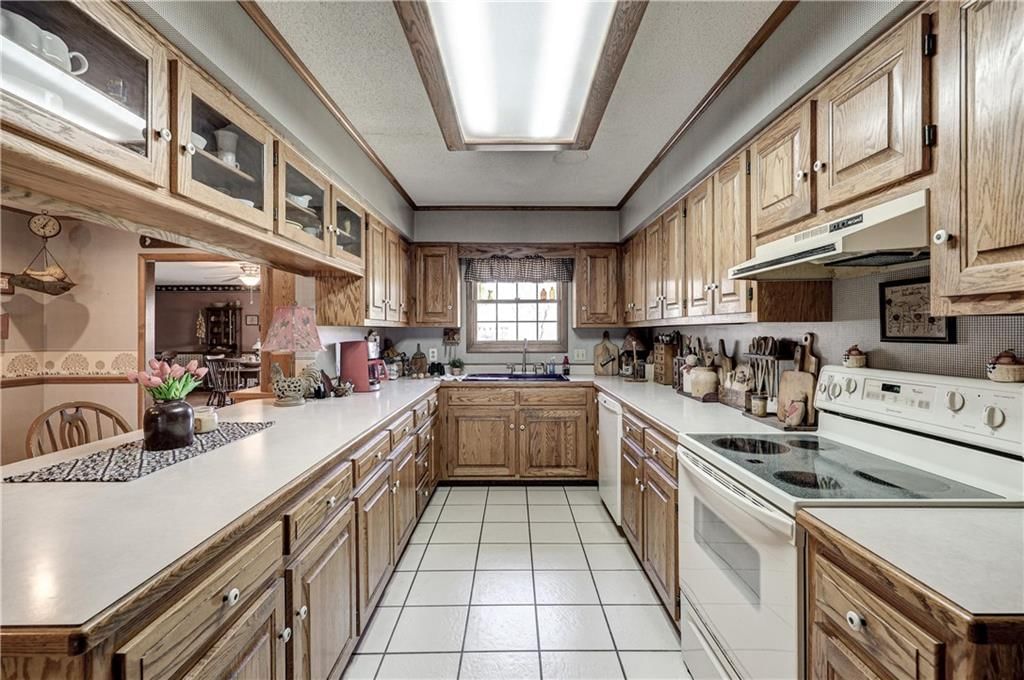 Photo 14 of 98 - 826 E 510th Avenue