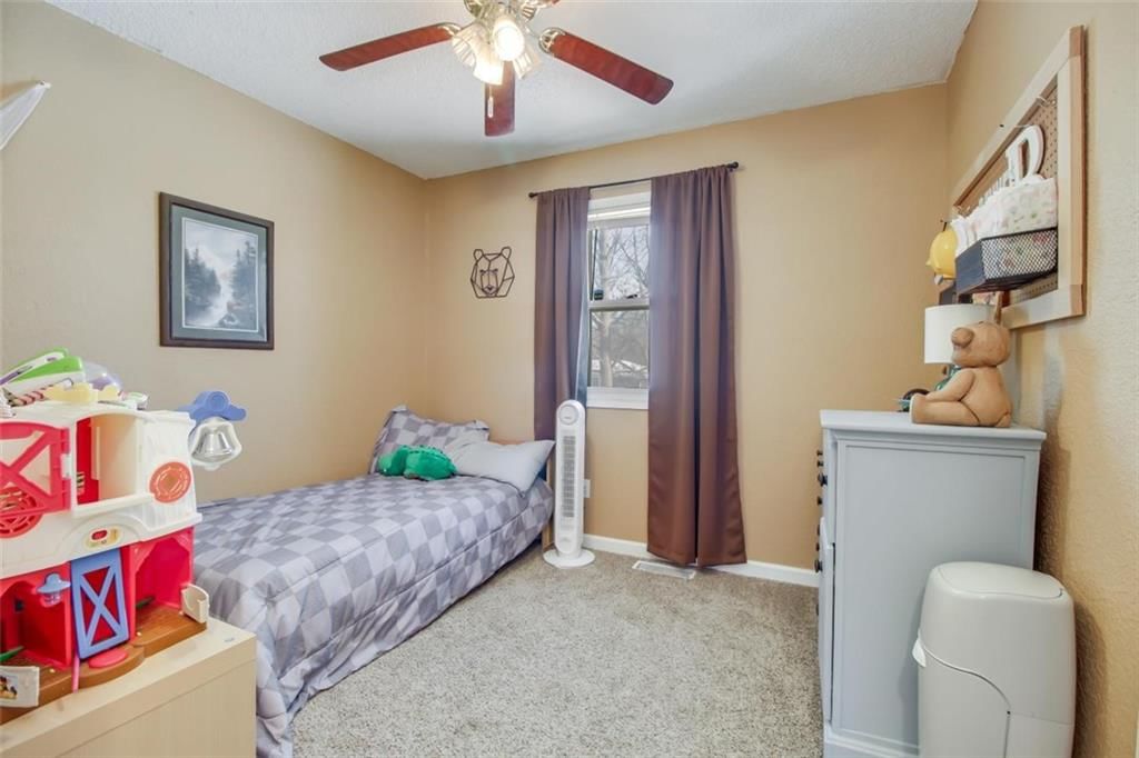1619 SE Kingsway Street — photo 14