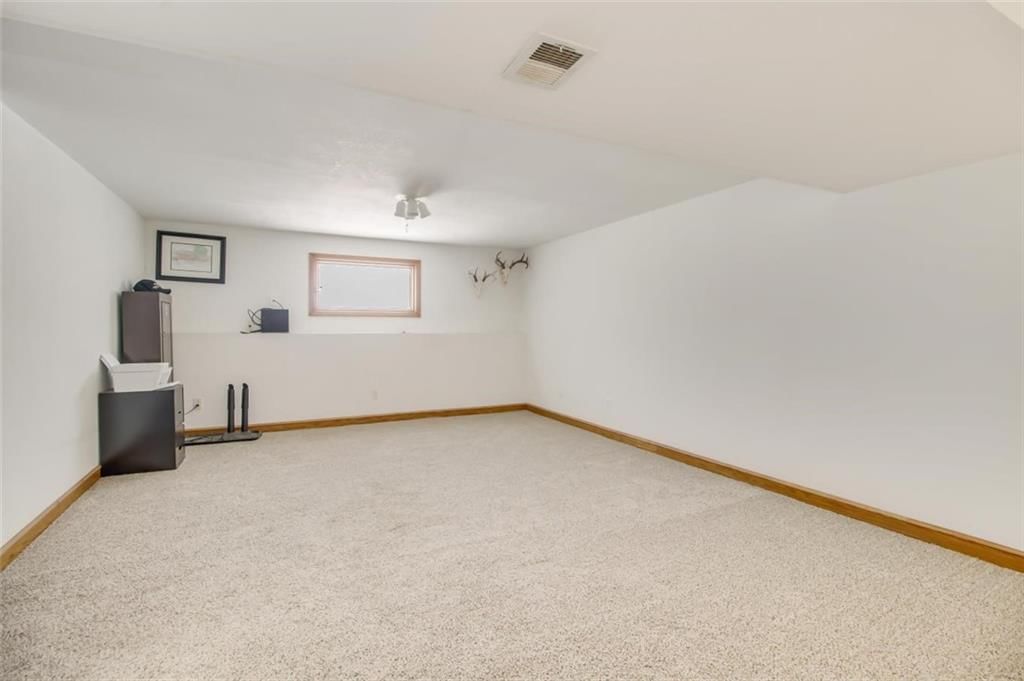 1619 SE Kingsway Street — photo 16