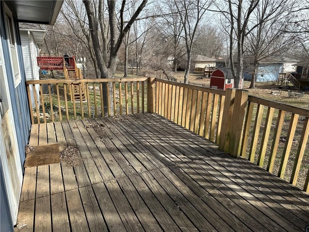 1619 SE Kingsway Street — photo 18