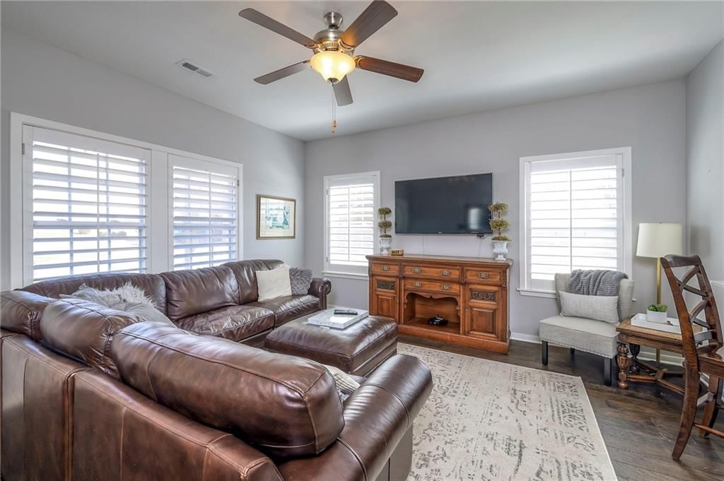 16058 Fontana Street — photo 4