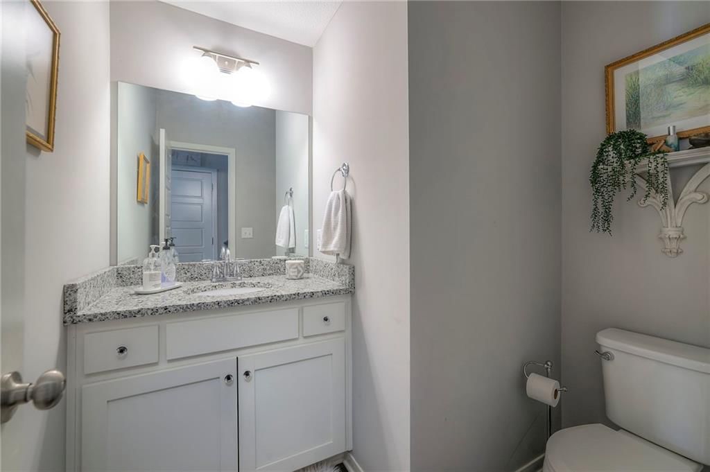 16058 Fontana Street — photo 11