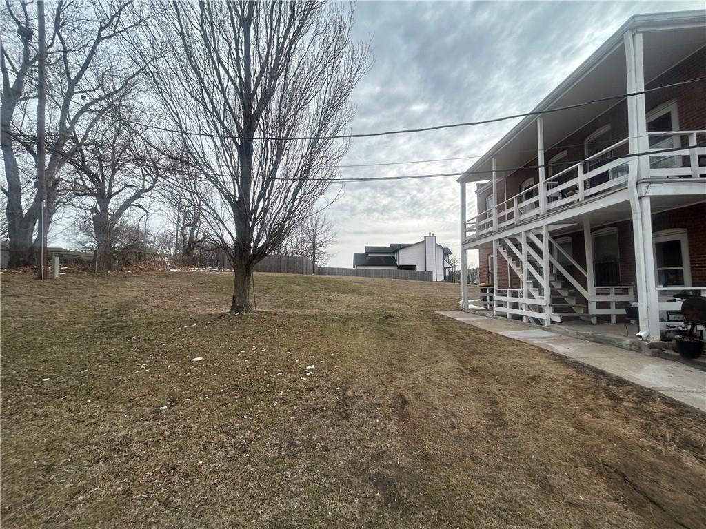 1009-1011 Brooklyn Avenue — photo 10