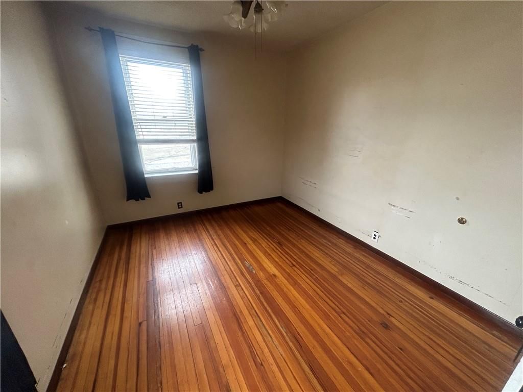 1009-1011 Brooklyn Avenue — photo 24