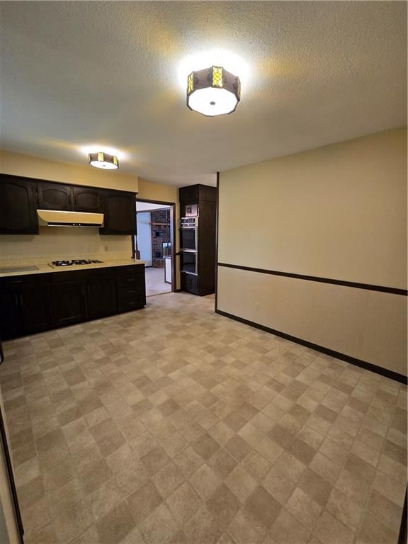 Photo 12 of 43 - 2213 Millwood Drive