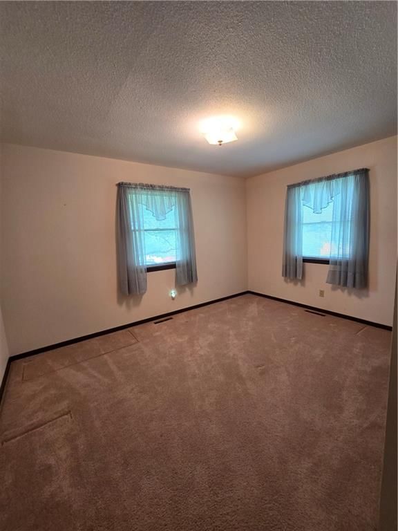 Photo 17 of 43 - 2213 Millwood Drive