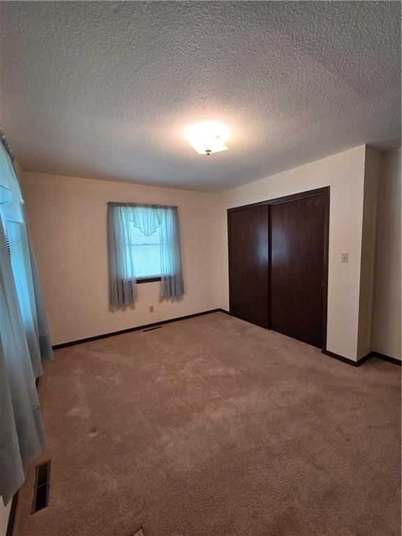 Photo 18 of 43 - 2213 Millwood Drive