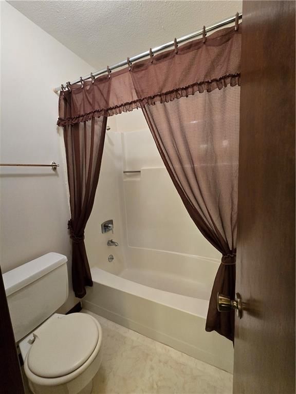 Photo 21 of 43 - 2213 Millwood Drive
