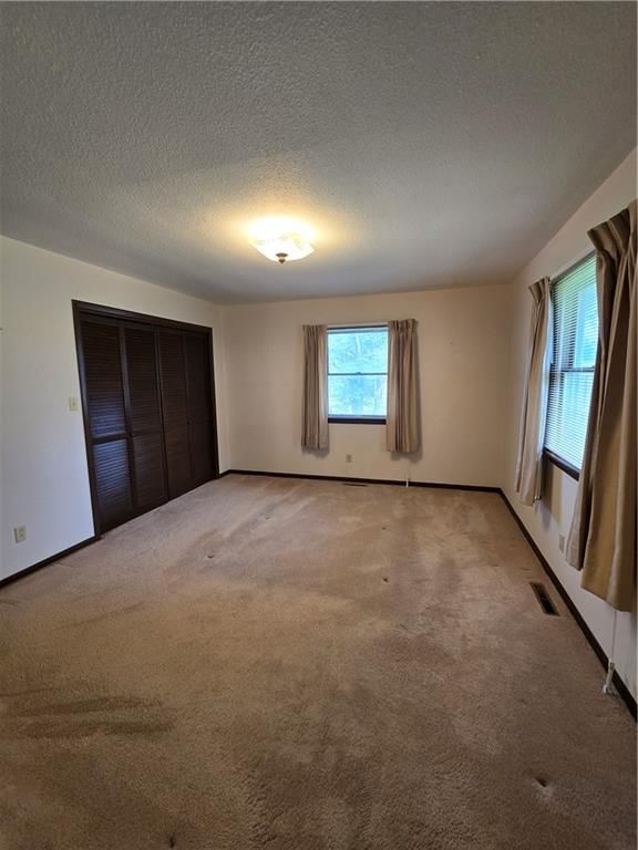 Photo 23 of 43 - 2213 Millwood Drive