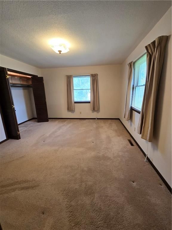 Photo 24 of 43 - 2213 Millwood Drive