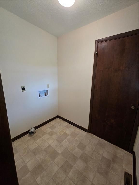 Photo 27 of 43 - 2213 Millwood Drive
