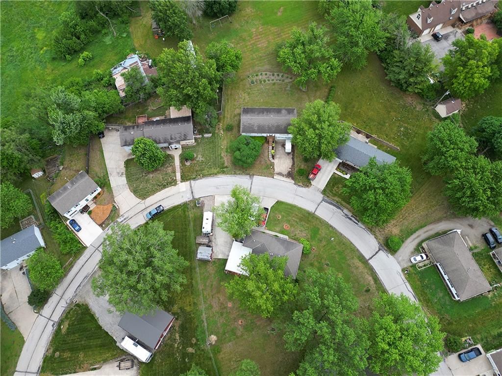 Photo 35 of 43 - 2213 Millwood Drive