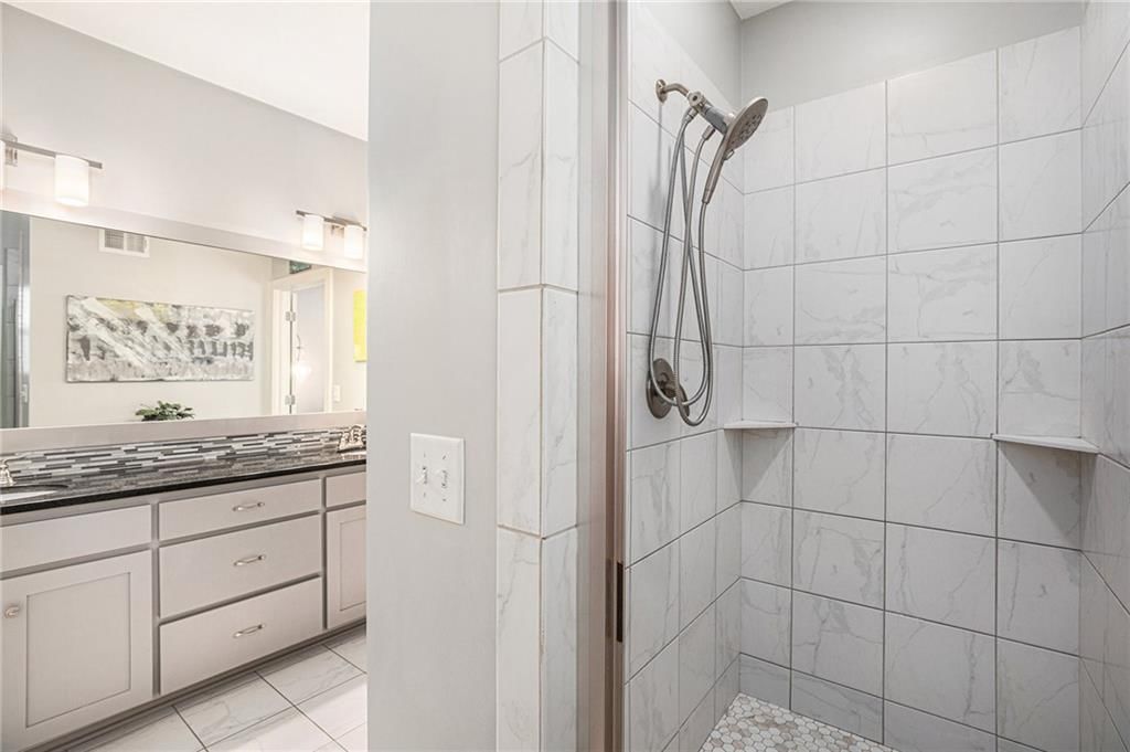 406 E 31st Avenue — photo 20