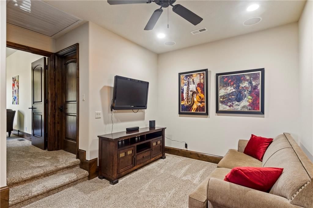 Photo 23 of 50 - 27409 W 108th Street