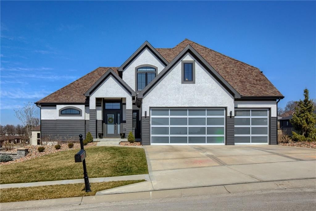 2470 NW Riverview Drive, Riverside, MO