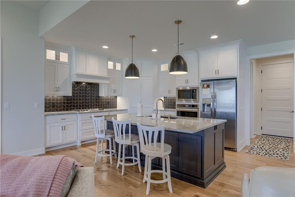 2470 NW Riverview Drive — photo 5