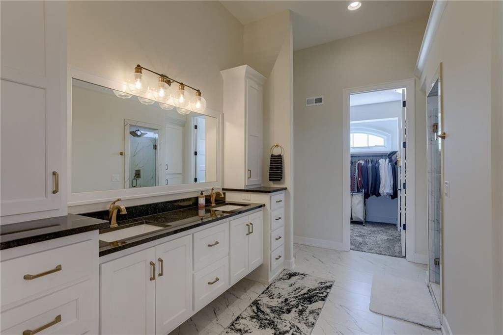 2470 NW Riverview Drive — photo 11