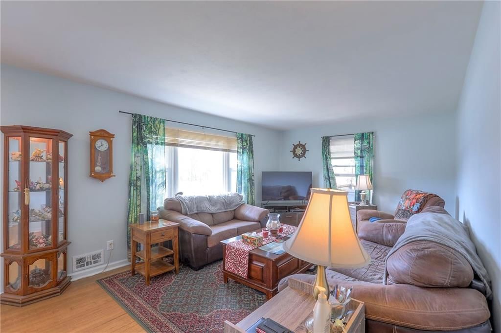 5302 N Woodland Avenue — photo 10