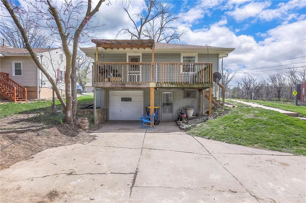 5302 N Woodland Avenue — photo 35