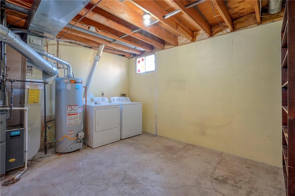 1616 NE MISTY Lane — photo 33