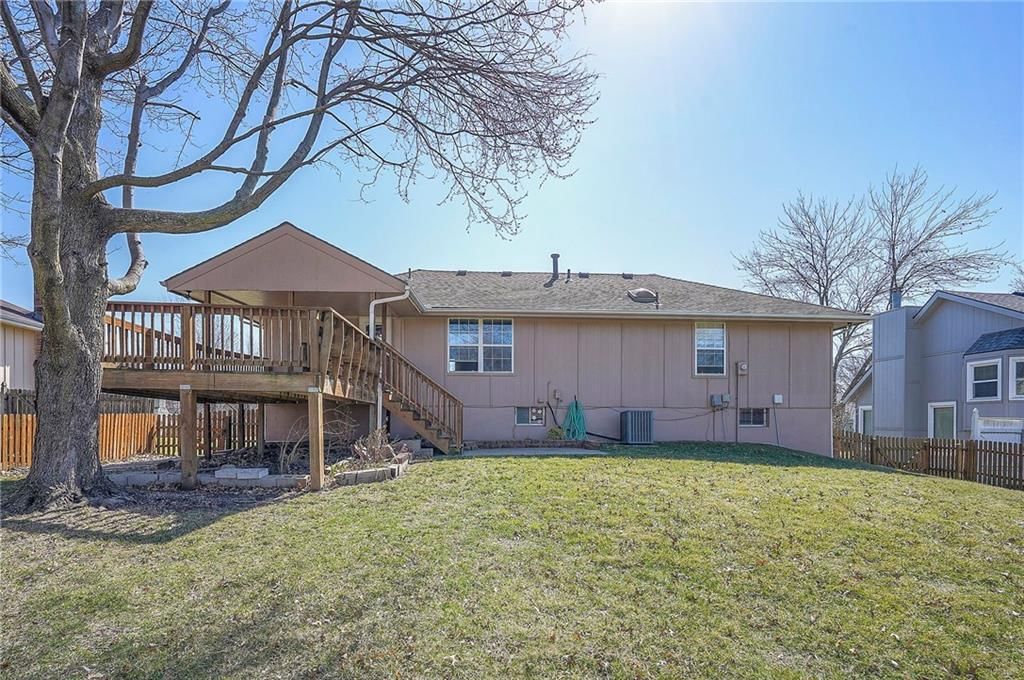 1616 NE MISTY Lane — photo 35