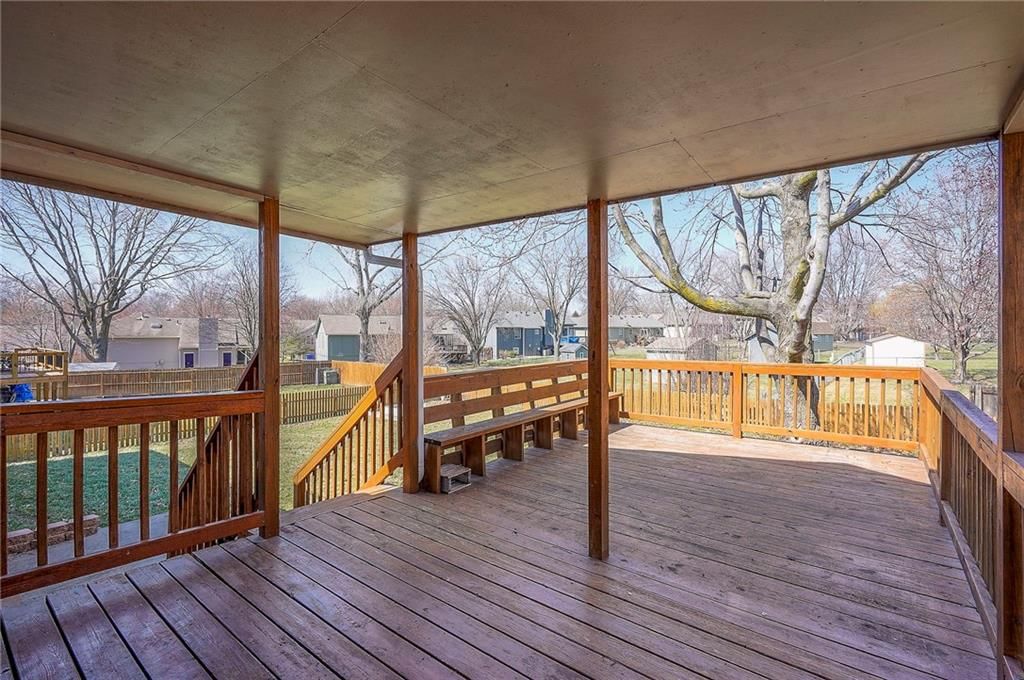 1616 NE MISTY Lane — photo 39