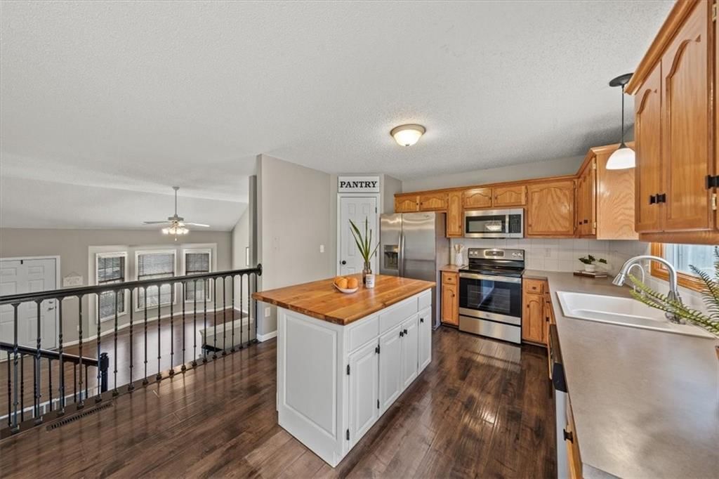 6208 NE 49TH Terrace — photo 10