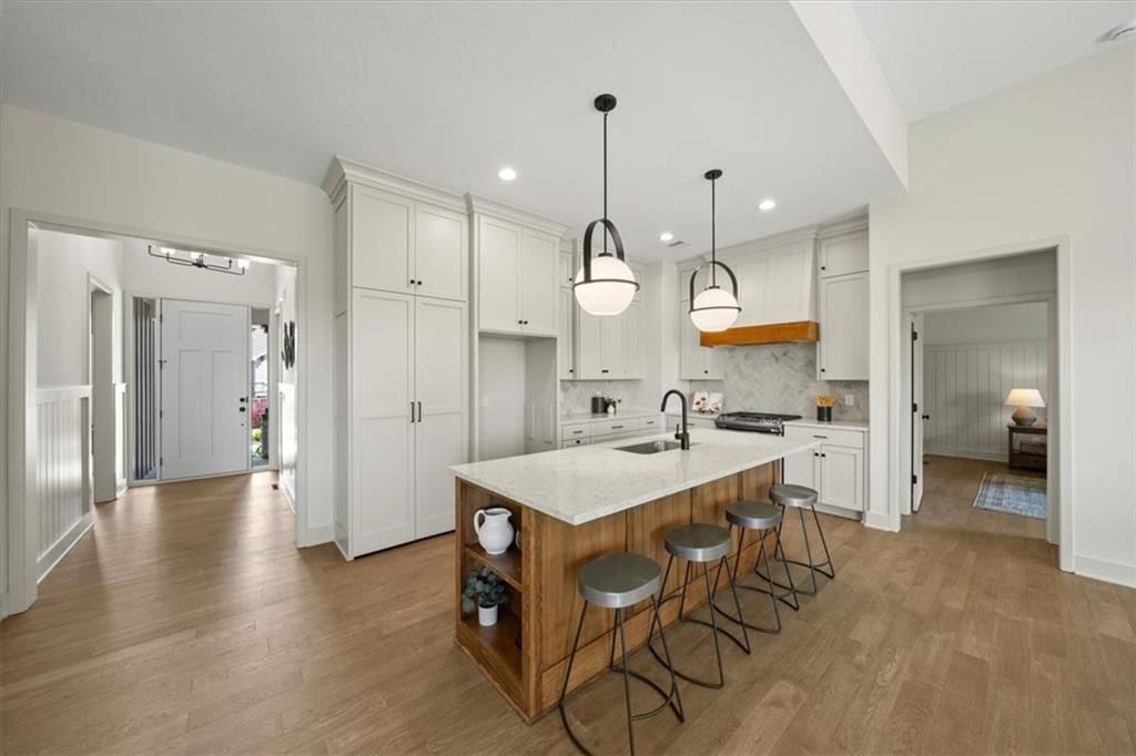 Photo 8 of 37 - 22109 W 80th Terrace