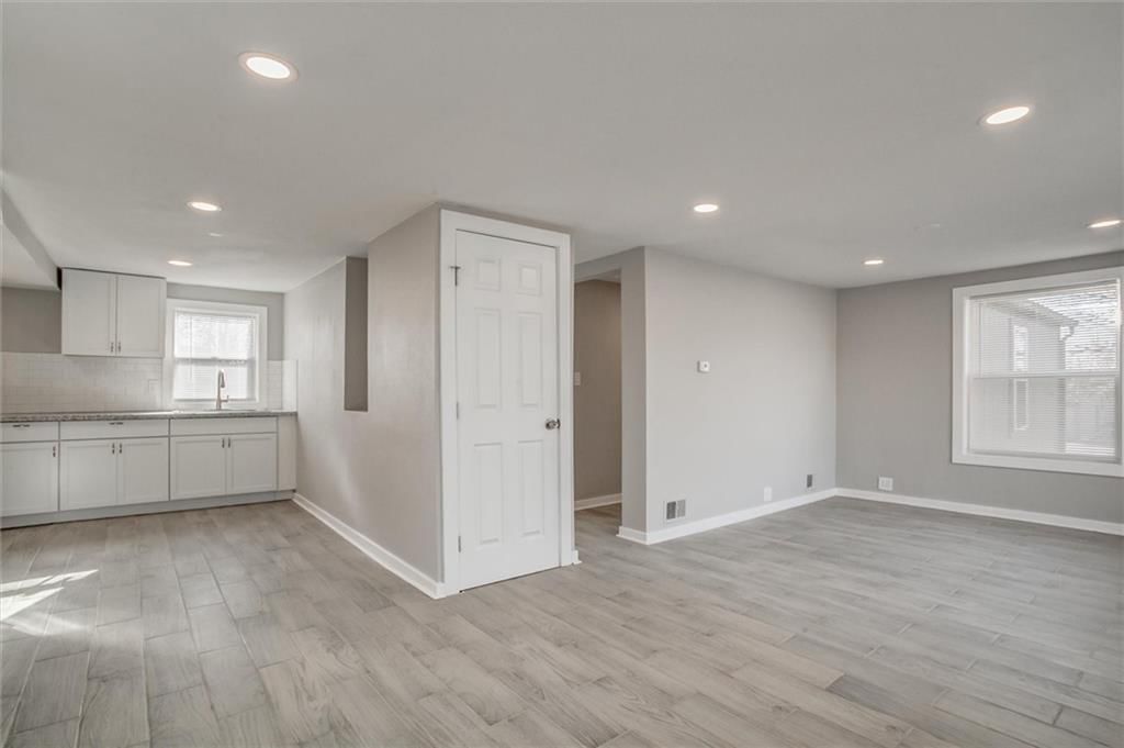 6815 Bristol Avenue — photo 8