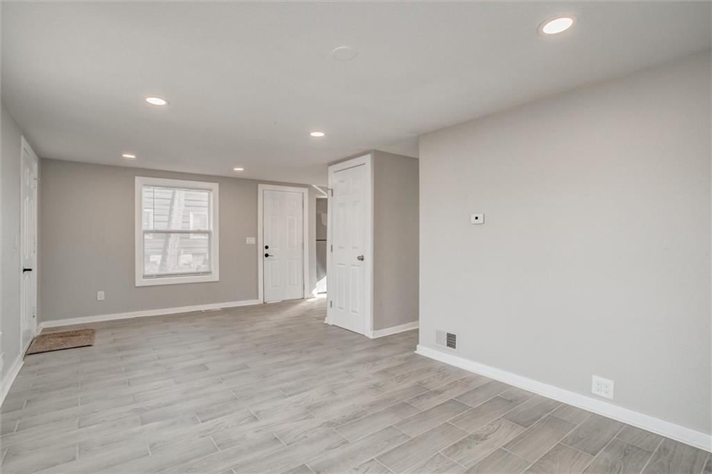 6815 Bristol Avenue — photo 9