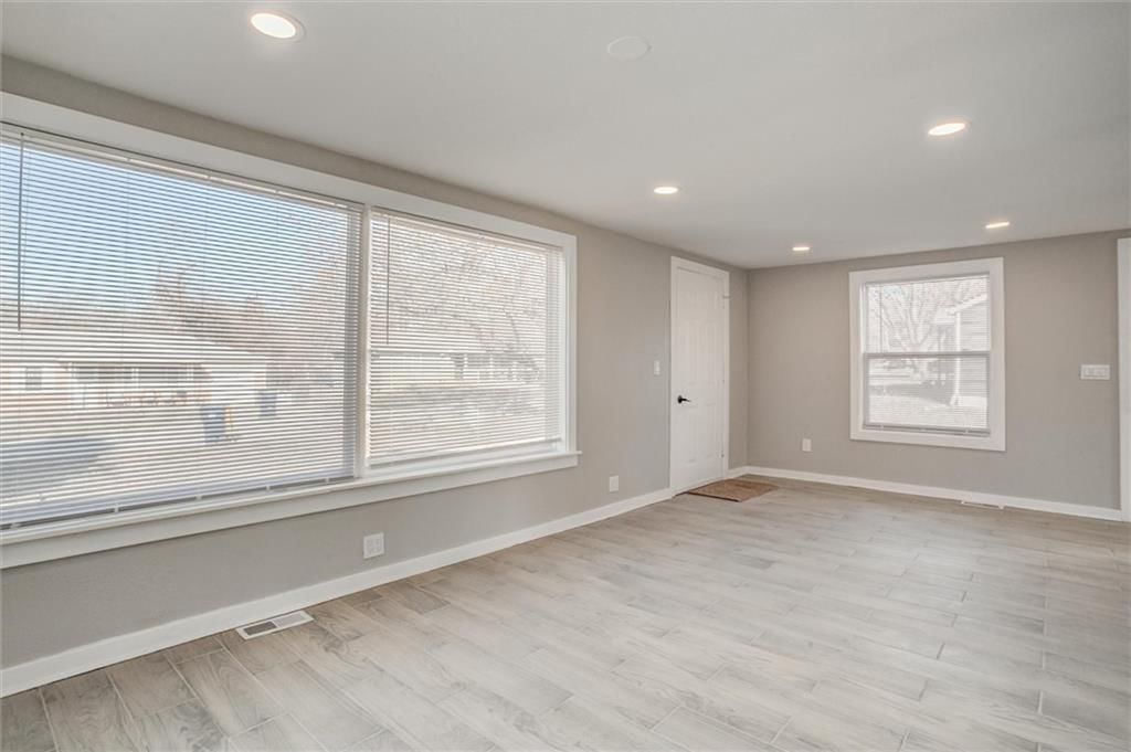 6815 Bristol Avenue — photo 11