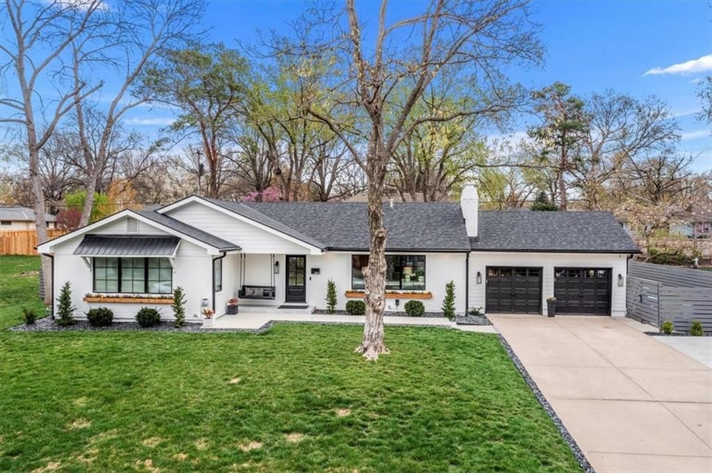8221 Beverly Drive — photo 4