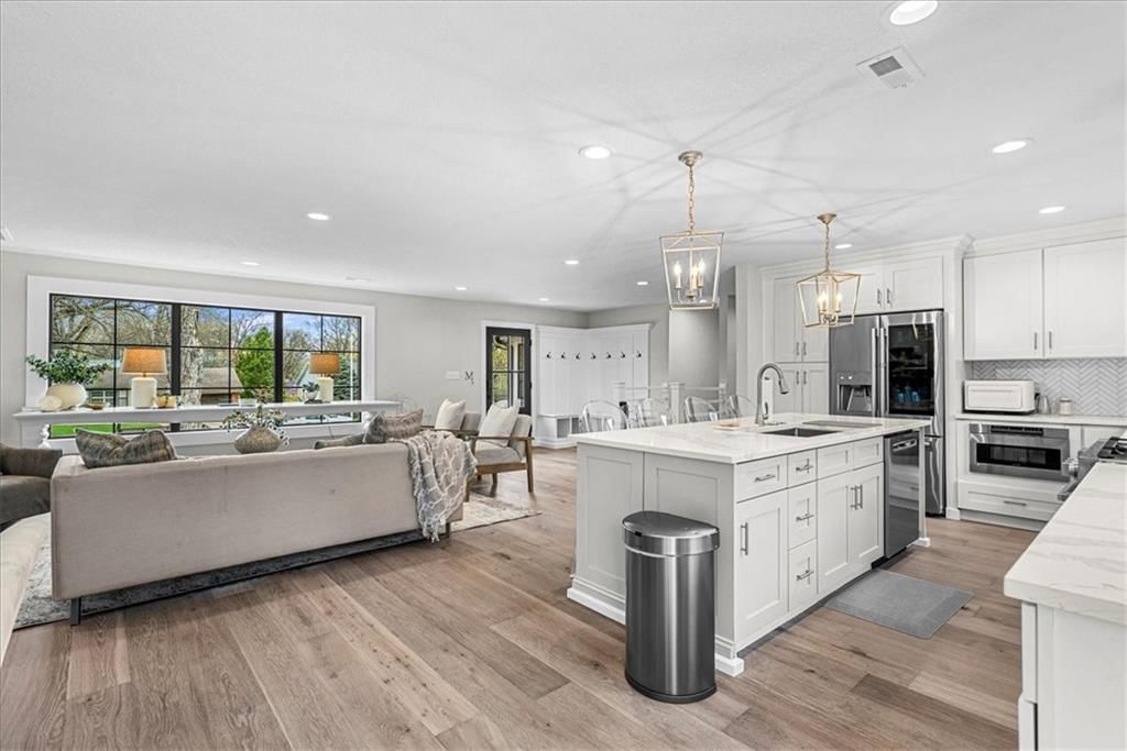 8221 Beverly Drive — photo 10
